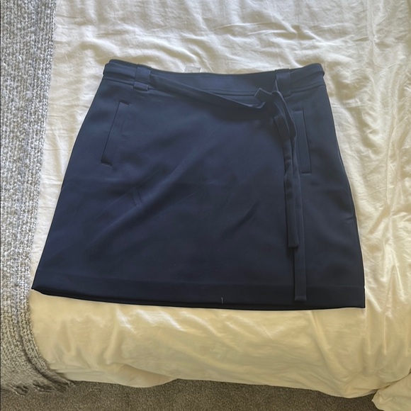 NWT LOFT Navy Blue Mini Wrap Skirt for Work - Picture 4 of 4